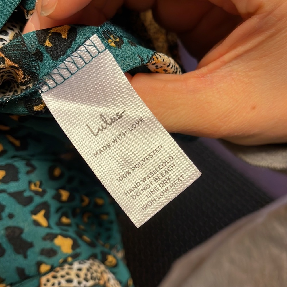 Lulus size small button down blouse - Picture 3 of 3